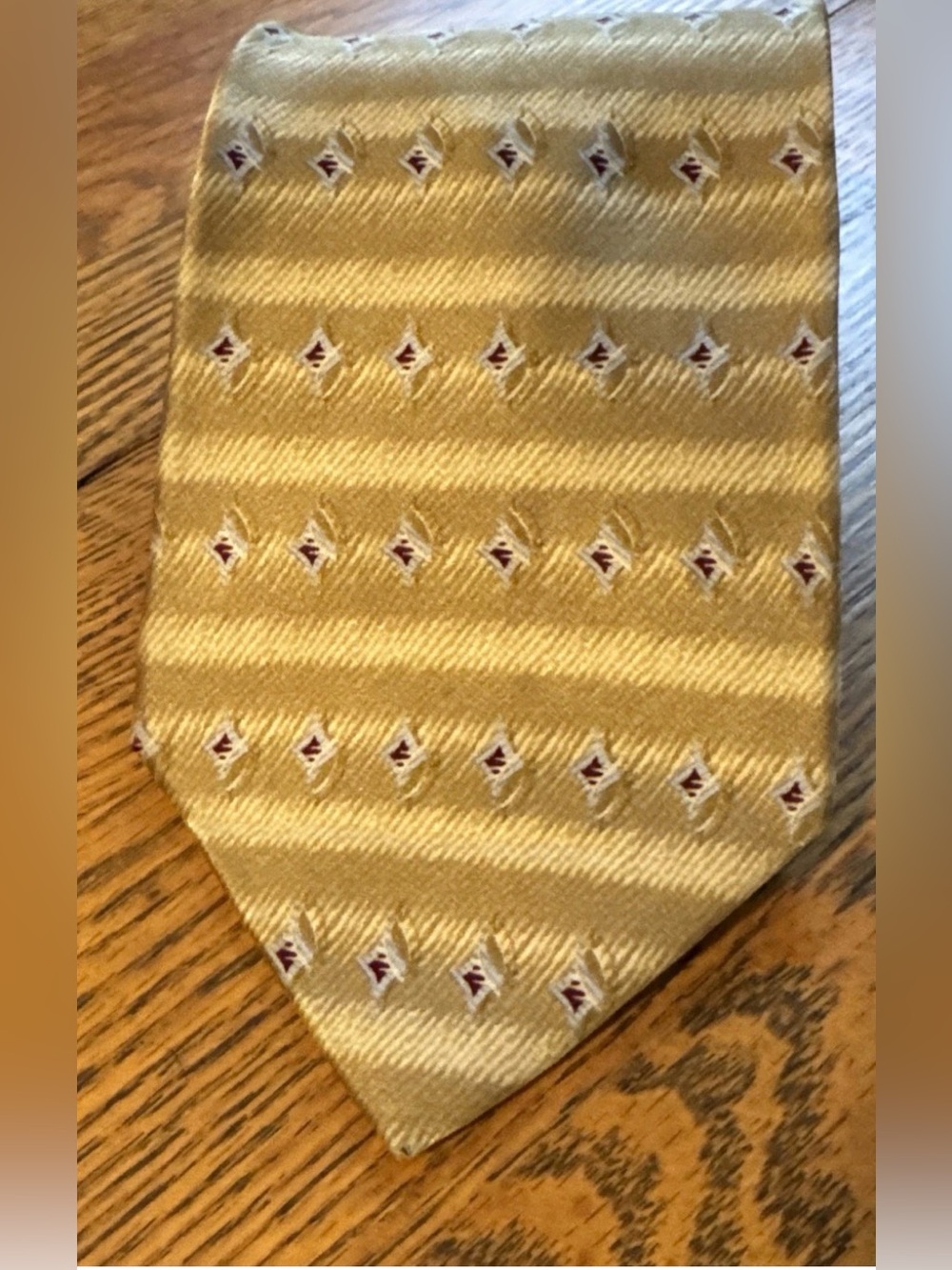 Bill Blass Men's Gold Patterned Silk Tie
